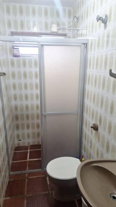Quarto Para Quatro Pessoas A Duas Quadras Da Praia - Balneario Saint Etienne - Matinhos Exterior foto